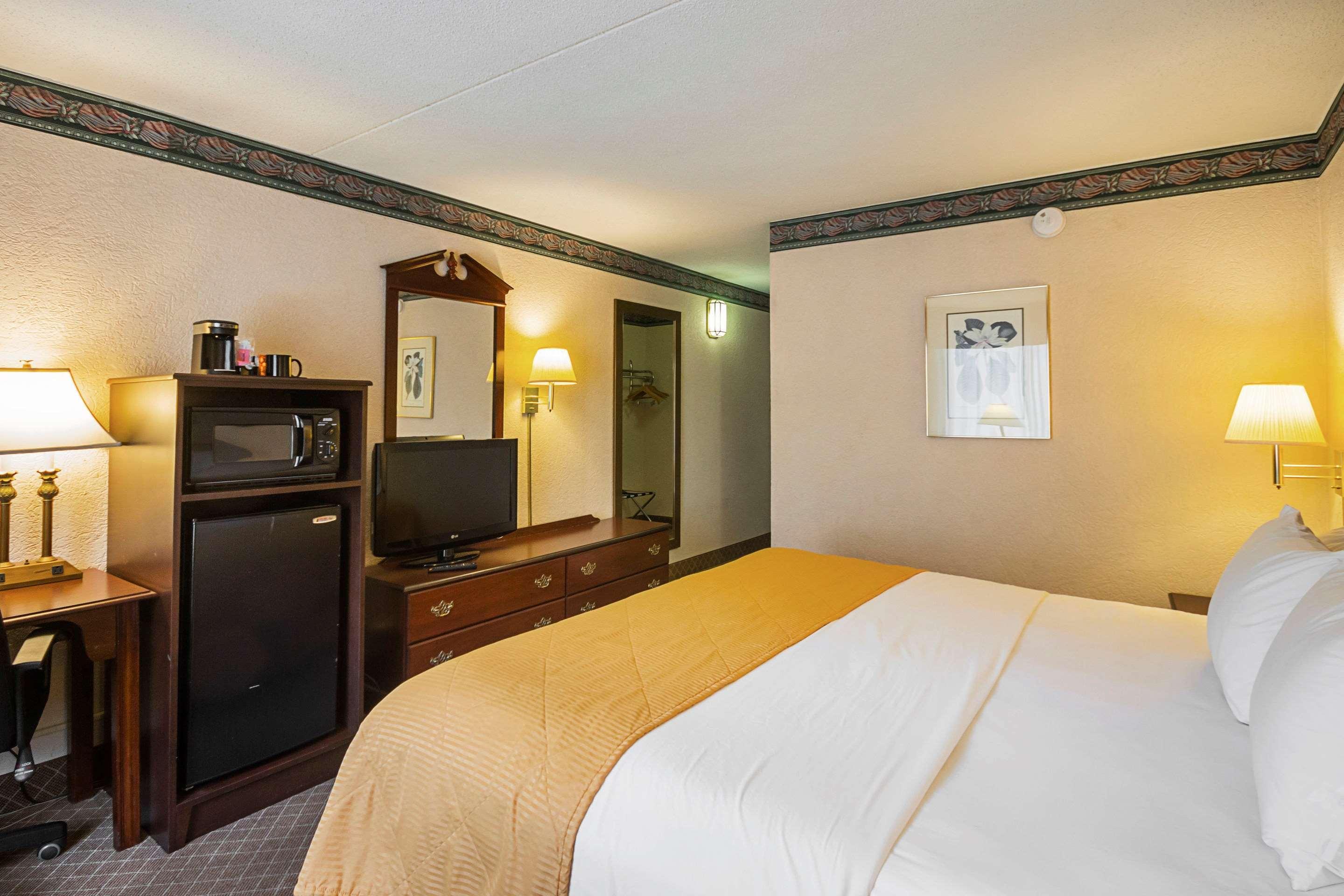 Clarion Inn Fairmont Dış mekan fotoğraf