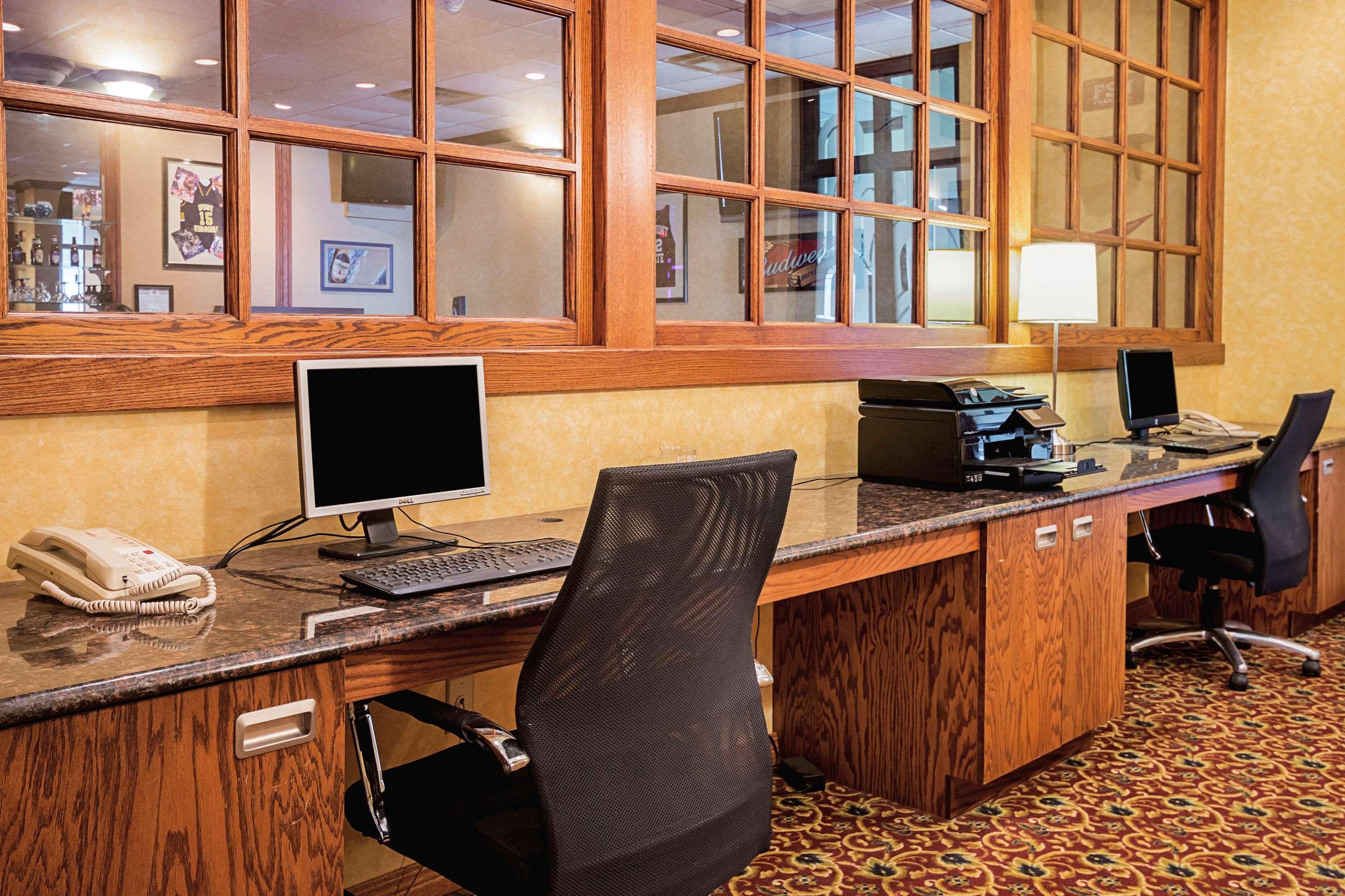 Clarion Inn Fairmont Dış mekan fotoğraf