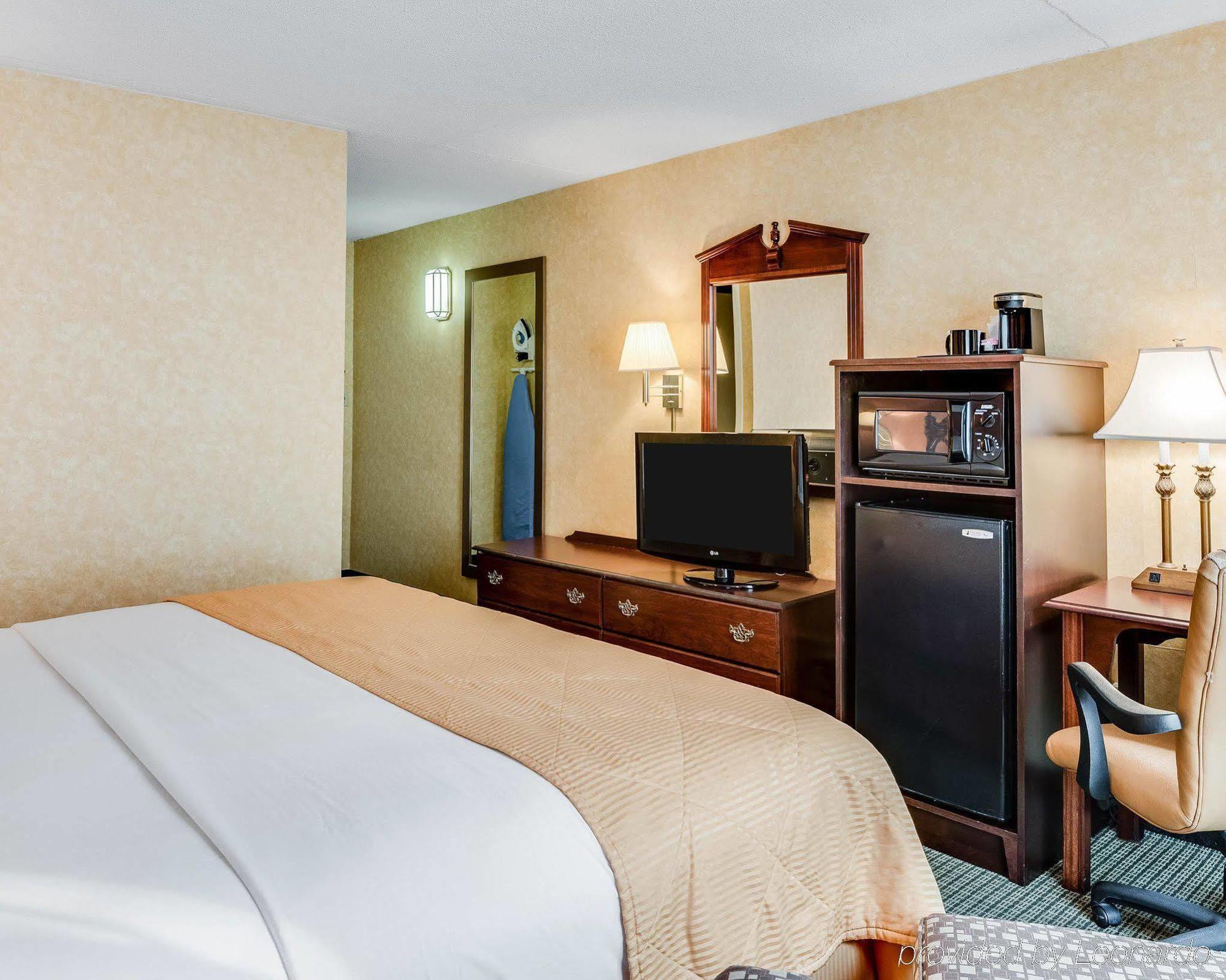 Clarion Inn Fairmont Dış mekan fotoğraf