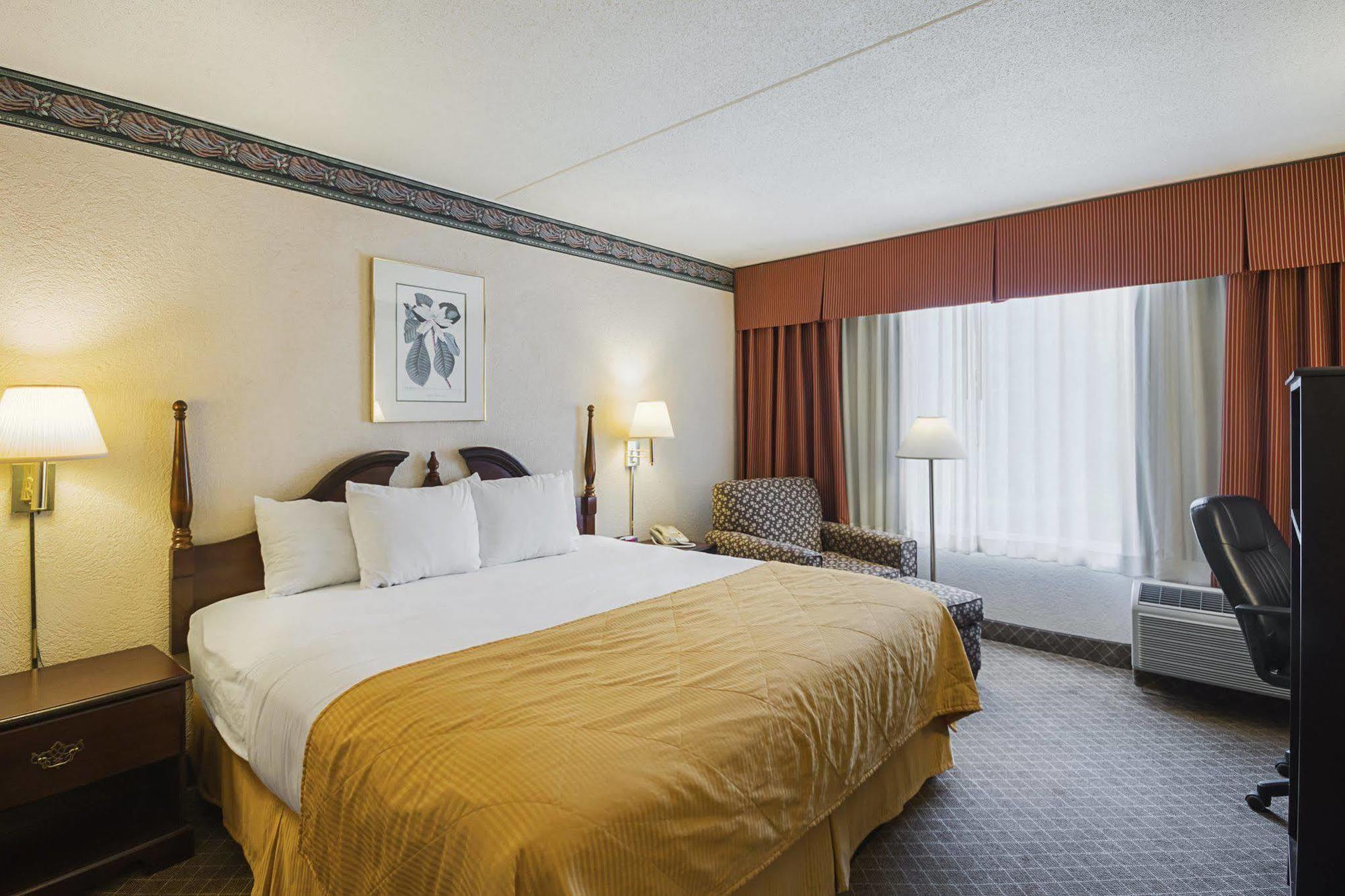 Clarion Inn Fairmont Dış mekan fotoğraf
